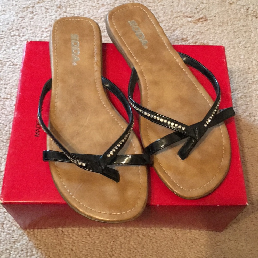 Black T- Strap Thong flip-flops~ New