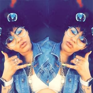 Meet your Posher, Maegan