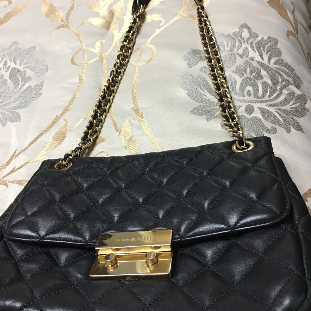 Michael Kors Black Leather Sloan bag