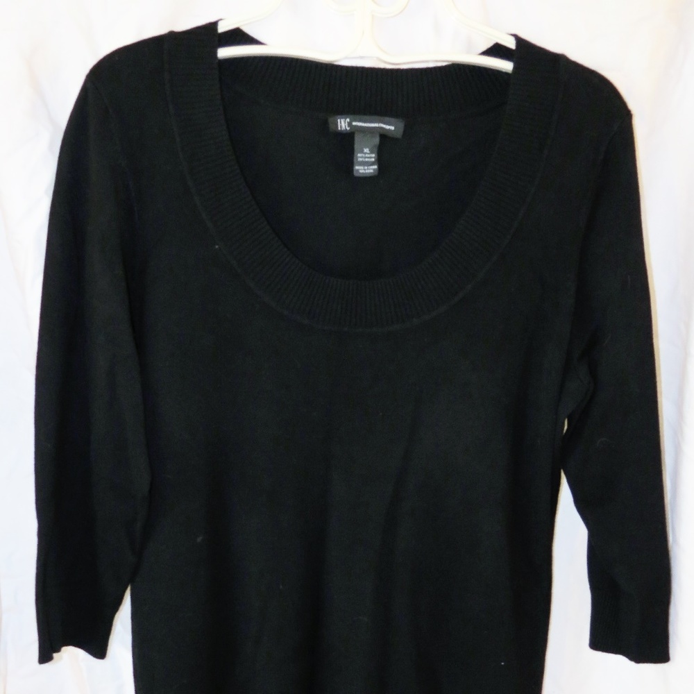 Black 3/4 sleeve sweater