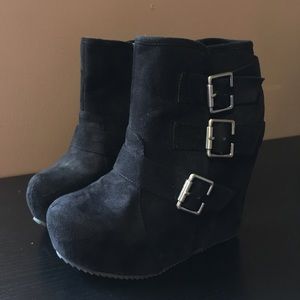 Shi Onyx Wedge Booties Size 7.5