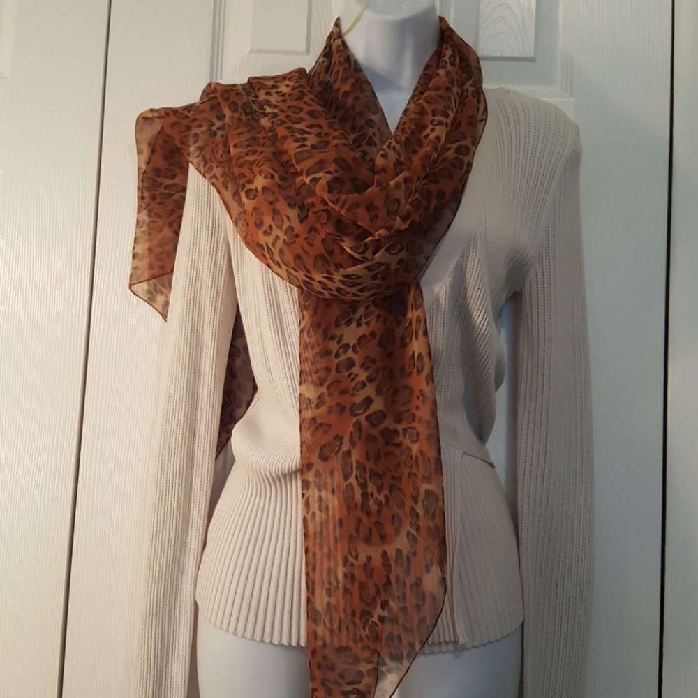 VINTAGE NYLON SCARF.