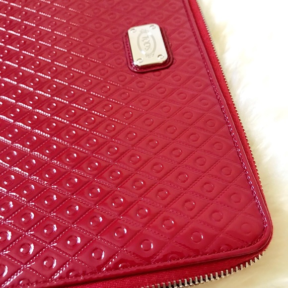Tod's Patent-Leather iPad 2 Case (vibrant red)