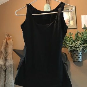 Black shape wear tank