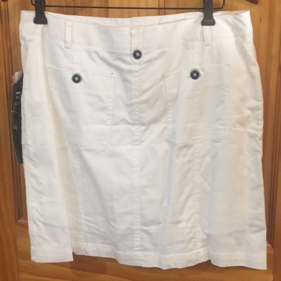 NEW White "Scooter" skort - Picture 3 of 4