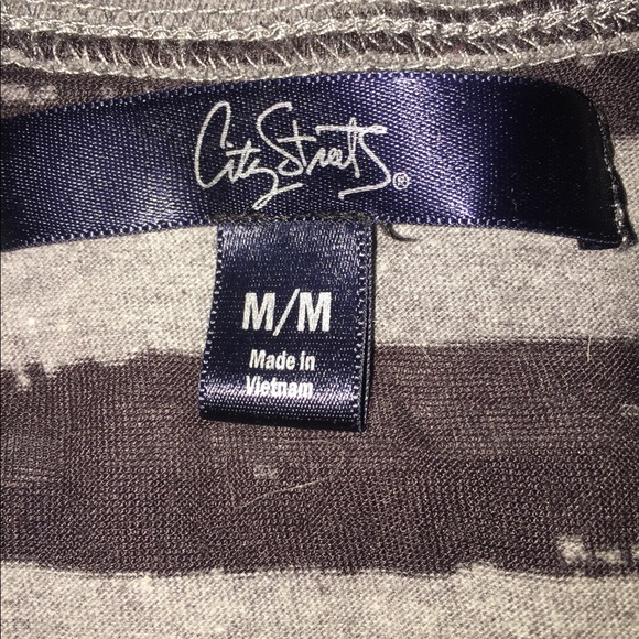 Grey striped Tshirt - Picture 4 of 4