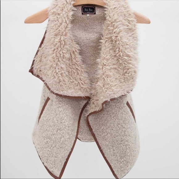 Jackets & Blazers - Boho Shearling Vest Like New