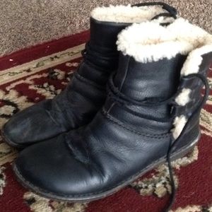 UGG Australia leather lace up boots women's 9