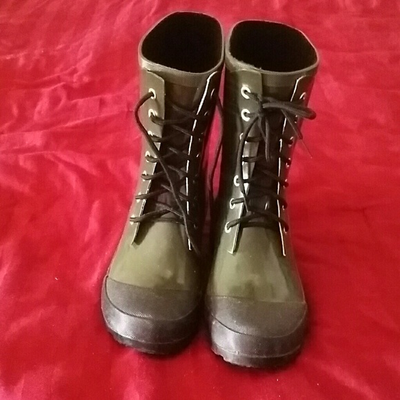 Boots - Picture 1 of 2