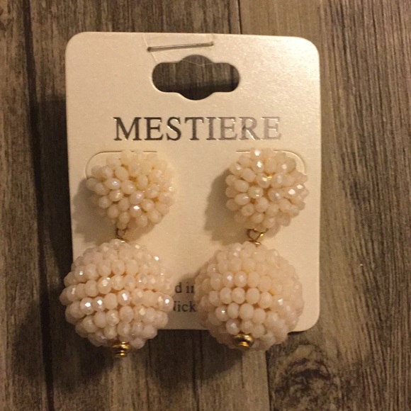 Sparkly pearl beaded earrings - Picture 1 of 1