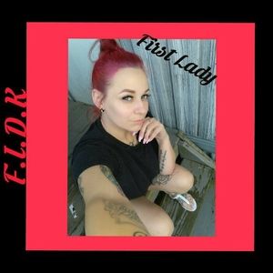 Meet your Posher, Crystal