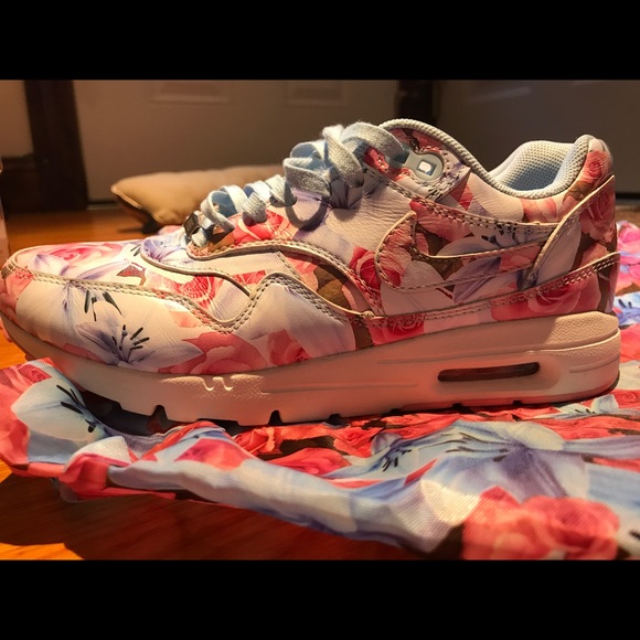 Nike Air Max 90 City Pairs Floral Blue Pink 6 - Picture 2 of 4