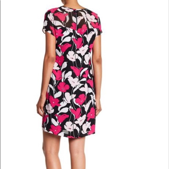 Vince Camuto Short Sleeve Floral Dress - Picture 3 of 3