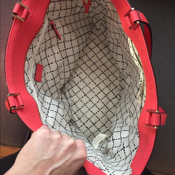 Kate Spade tote - Picture 2 of 4