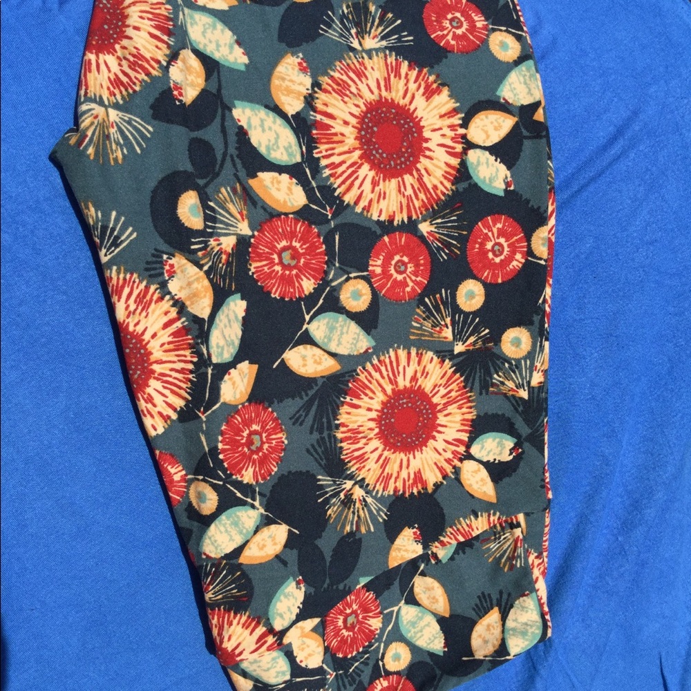 LuLaRoe outfit example from items in my store.