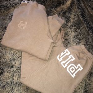 VS PINK TRENDY SWEATSUIT