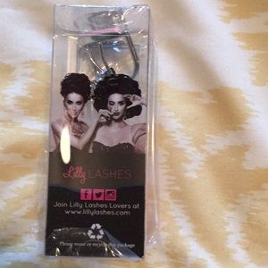 Eyelash curler by Lilly lashes