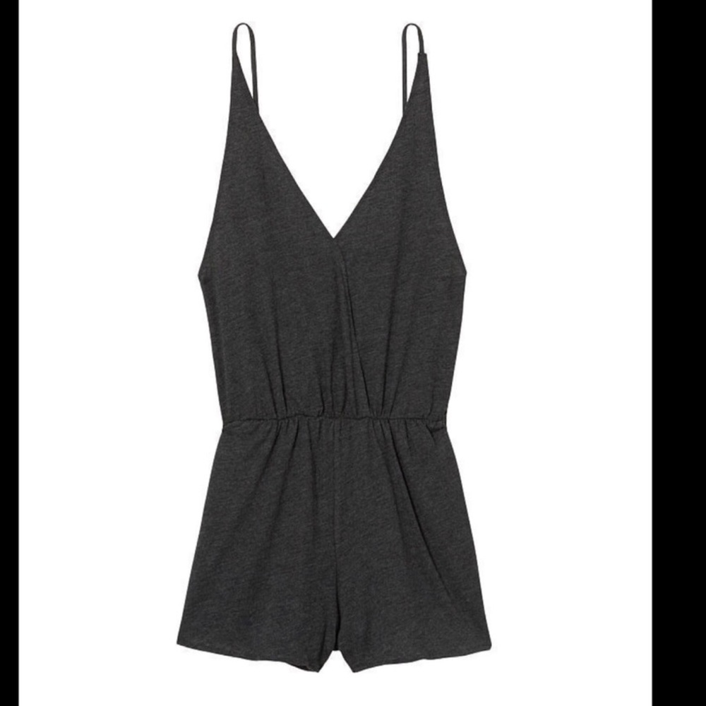 Dark grey Pink romper 🕶