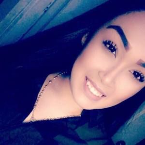 Meet your Posher, Yesenia