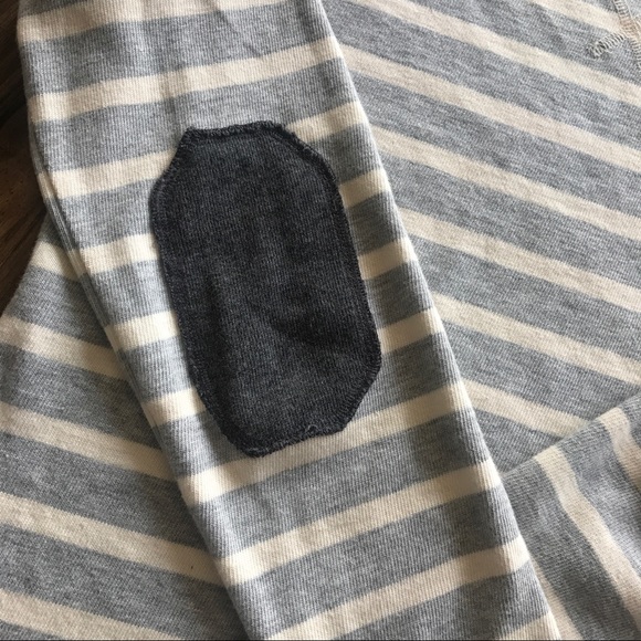 Gap Crew Neck Pullover - Picture 2 of 5