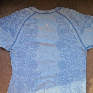 Lululemon size 6 tech shirt