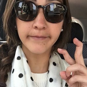 Meet your Posher, Lourdes