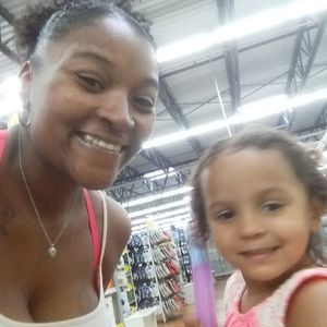 Meet your Posher, Chienne