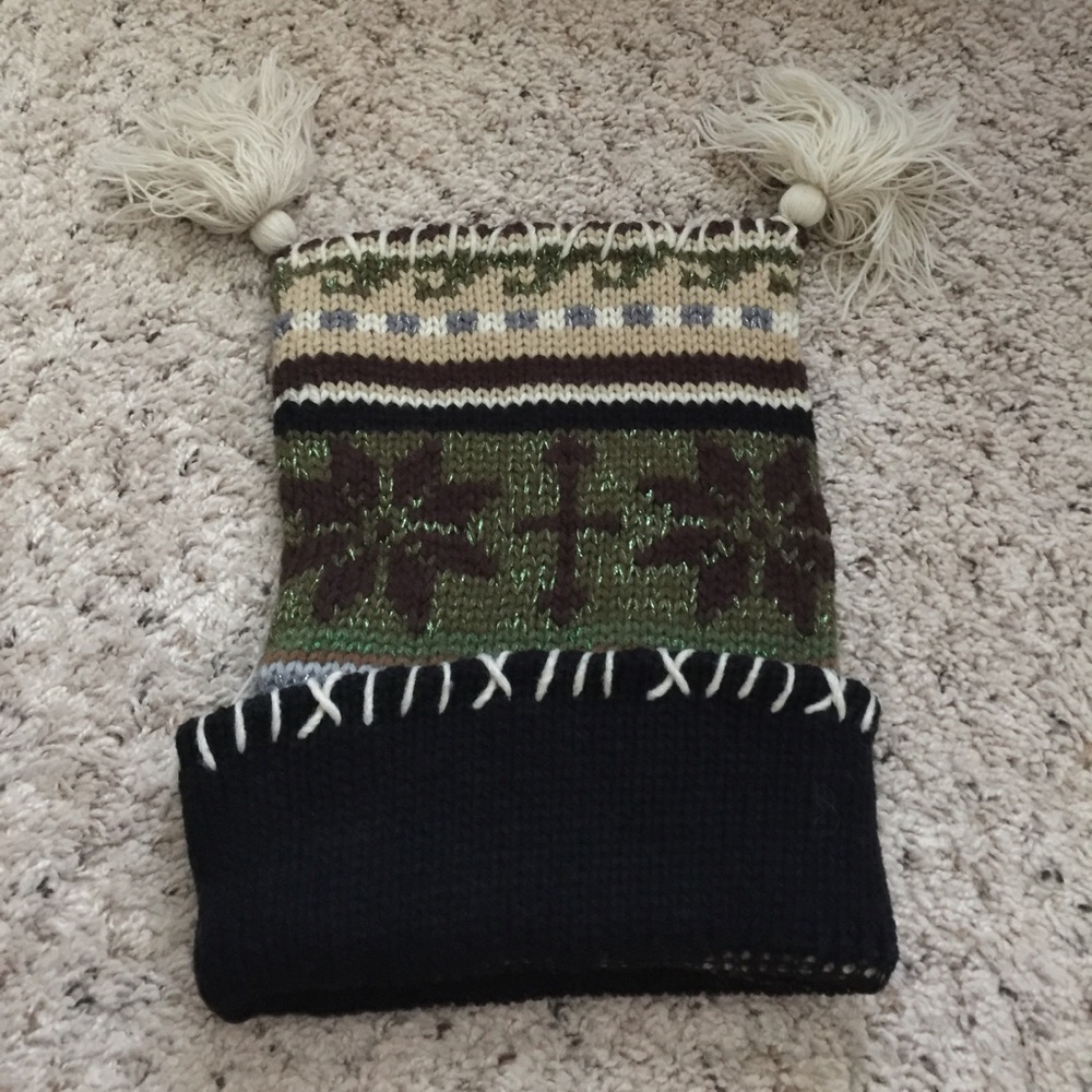 Steve Madden knot pom Pom beanie