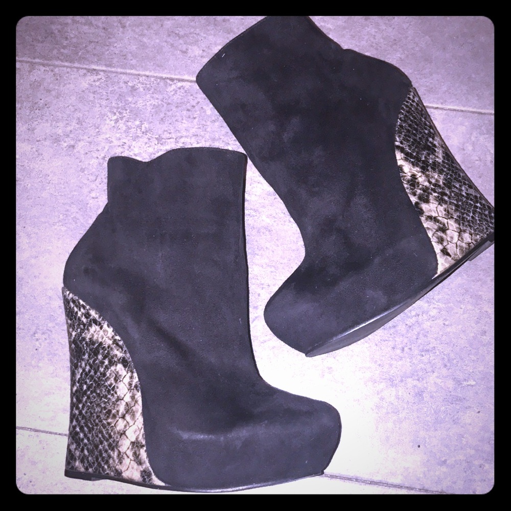 Black Suede Wedge booties - Picture 1 of 3