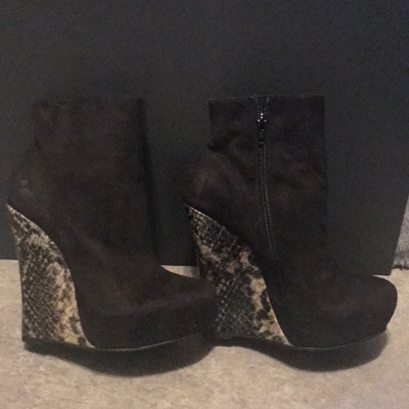 Black Suede Wedge booties - Picture 2 of 3