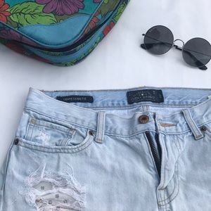 Lucky Brand🍀 Slim Legged Boyfriend Jeans