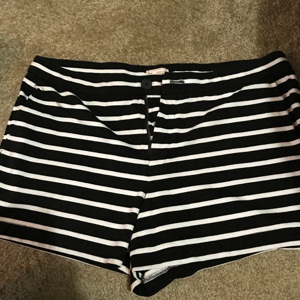 Gap striped shorts