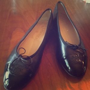 Chanel black ballerina flats (94305)