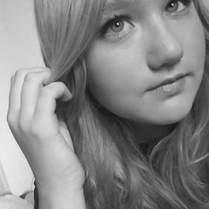 Meet your Posher, Desirae