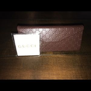 BRAND NEW Original Gucci Glasses Case w/ Cloth