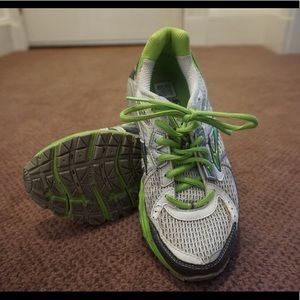 Women's Brooks Adrenaline GTS 13 Sneakers