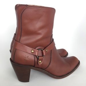Vintage Frye boots, size 7.5, cognac