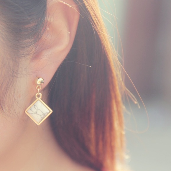 Marble and metal drop earrings - Picture 5 of 7