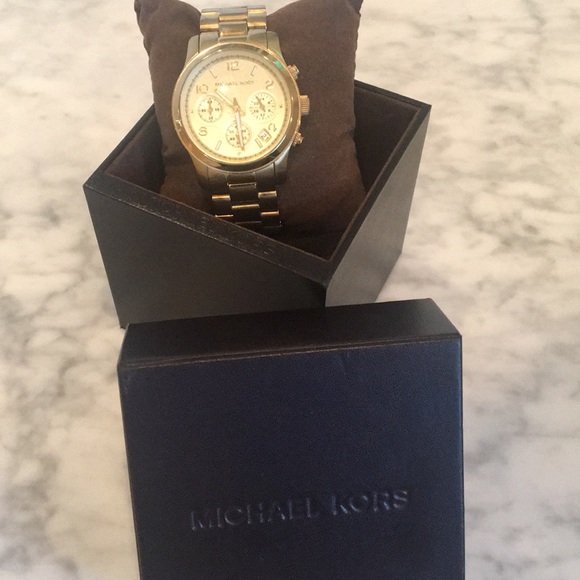 Michael Kors Gold Watch - Picture 1 of 3