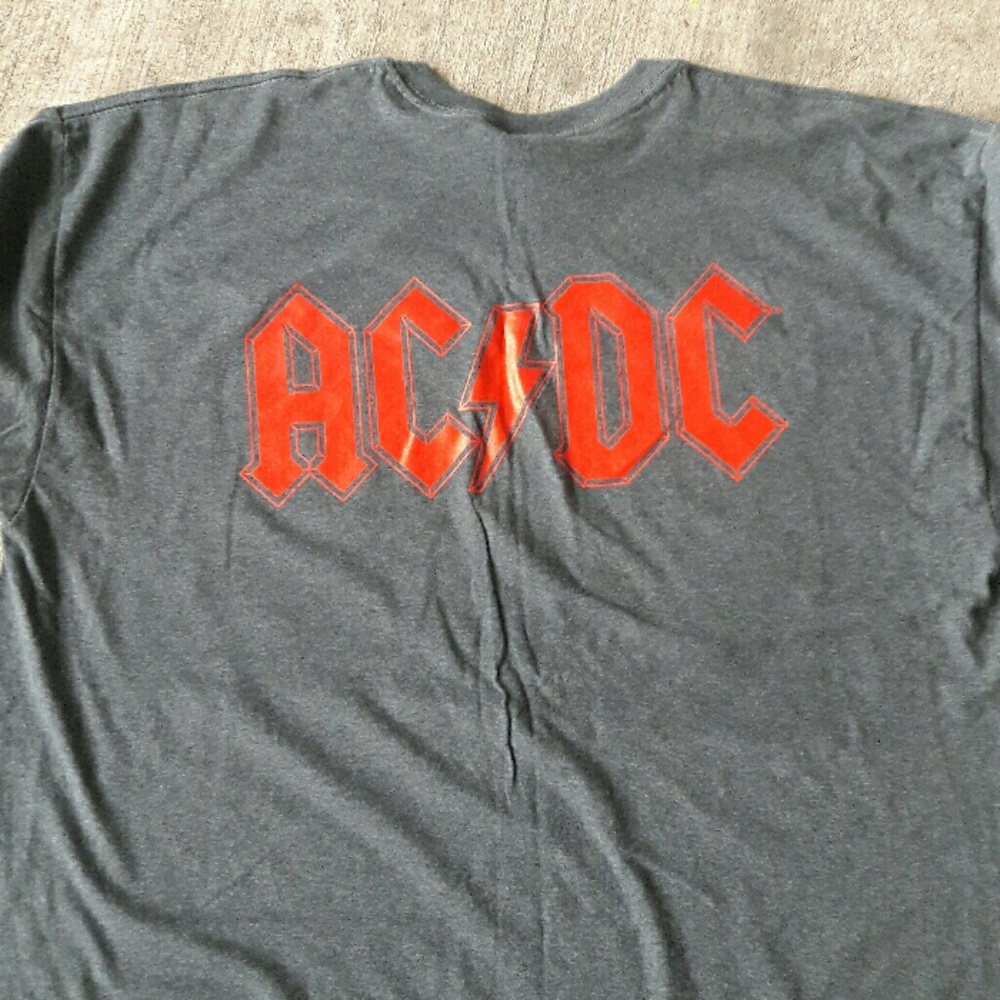 Rare hard to find AC/DC  crew tour t-shirt,( Video company)