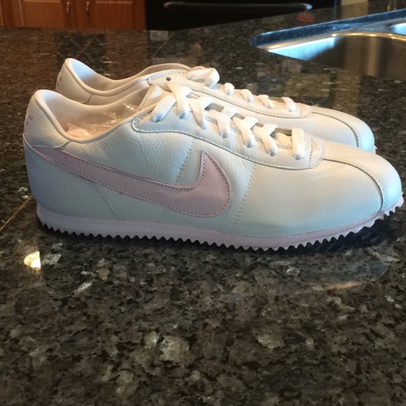 nike cortez size 7 womens