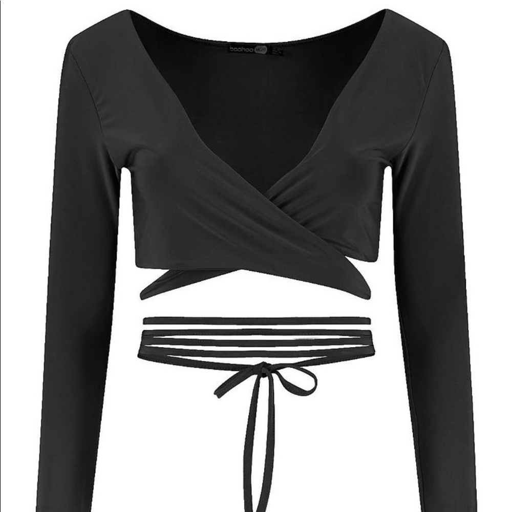 Black BooHoo wrap Crop shirt