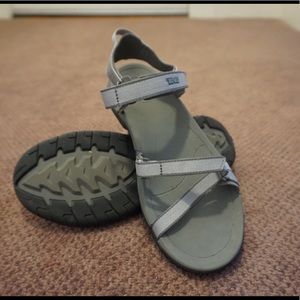Women's Teva Terra Sandals Size 8.5