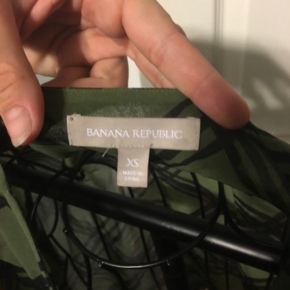 Banana Republic sheer top - Picture 6 of 6