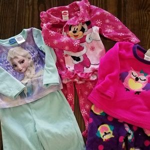 Lot of 2T jammies - 6 sets