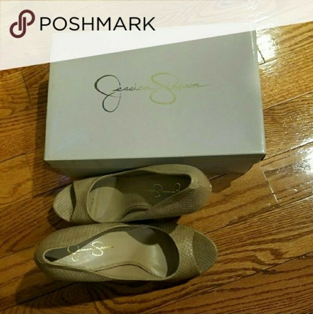 Jessica Simpson Wedges