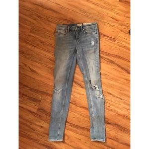 All saints distressed skinny jeans. Size 26.