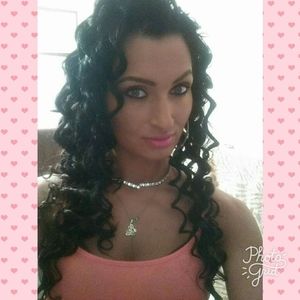 Meet your Posher, Bibi