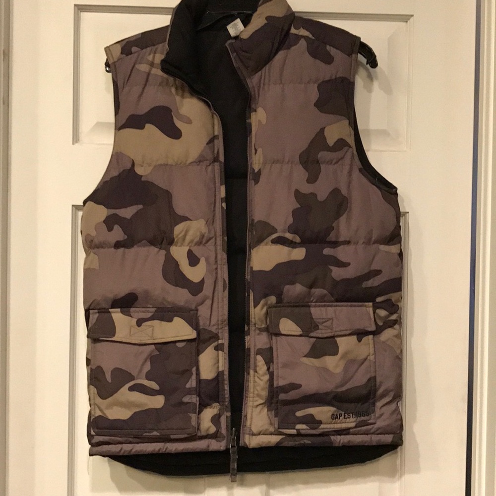 Camo and black reversible vest!