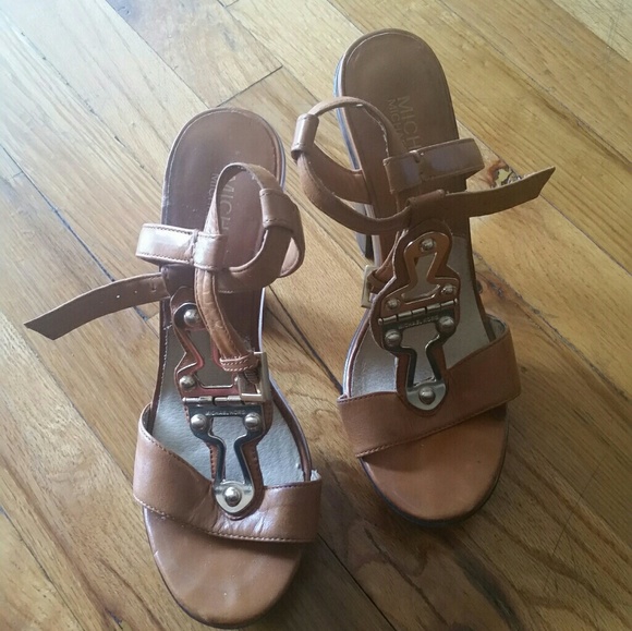 Michael Kors Platform Sandals - Picture 4 of 4